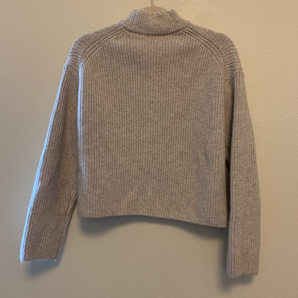 H&M Pearl neck lined sweater sizeXS!